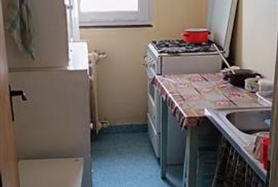 Apartament cu 2 camere semidecomandat în Berceni