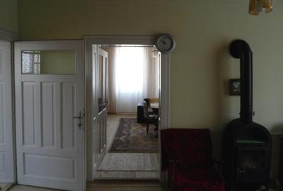 Casa/ gospodarie  saseasca in sat Bunesti, judet Brasov. Pe drumul spre VISCRI. - 7