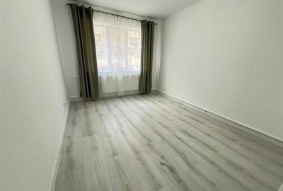 Vanzare garsoniera 20 mp renovata complet - 1