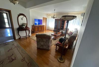 Vila | Sisesti | 10 Camere | Proprietate Rară - 6