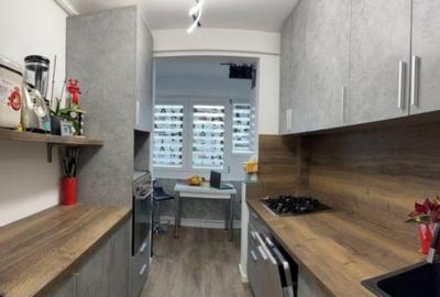 Metrou 1 Decembrie 1918, apart 3 cam, supf. 57 mp, et. 4/8 - 4