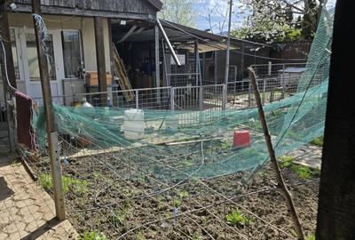 Cladire mica in zona liniștită  - valoarea este in teren - 5