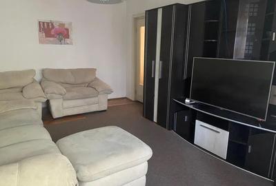 Apartament cu 2 camere decomandat, mobilat în Central