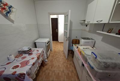 Apartament cu 2 camere, etajul 3/4, zona Tatarasi - 6