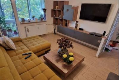 Apartament cu 3 camere semidecomandat în Berceni
