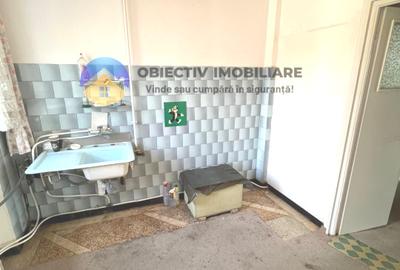 Apartament 3 camere , zona centrala, etaj 1 - 6