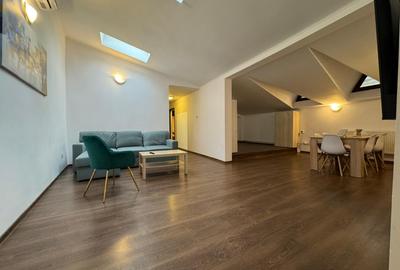 Apartament cu 3 camere semidecomandat, mobilat în Universitate