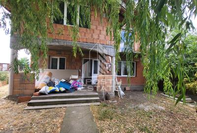 Casa individuala cu 7 camere,si teren de 550 mp,Dudestii Noi - 12