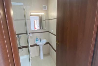 Apartament spatios, parter inalt, bloc nou, loc parcare, comision 0 - 6