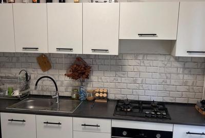 Apartament cu 2 camere decomandat în Astra