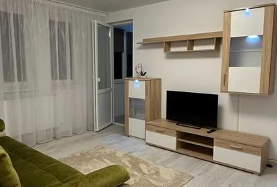 Apartament cu 2 camere semidecomandat, mobilat în Lujerului