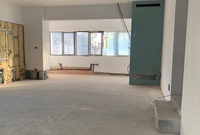 Apartament cu 4 camere decomandat în Herăstrău