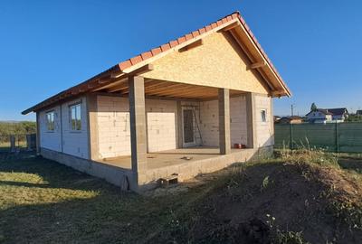 Casa Individuală la roșu | 3 camere | 92 mp | Teren 563 mp | Bărăbanț | - 1