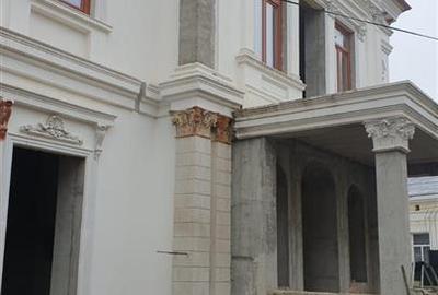 Conac Boieresc P+1 Ultracentral 695mp construiti, teren 466 mp pe colt deschider - 2