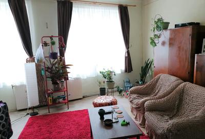 De vanzare, apartament trei camere in casa, pe str Republicii - 1