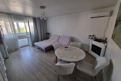 Apartament cu 3 camere decomandat, mobilat în Primo