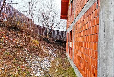 Casa la rosu D+P+E si teren 873 mp, sat Bistrita - 18