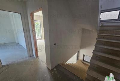 Vila noua 4 camere de vanzare metrou Pacii-sector 6 - 8