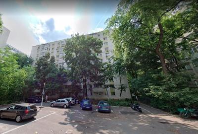 Apartament cu 4 camere semidecomandat în Nord-Est