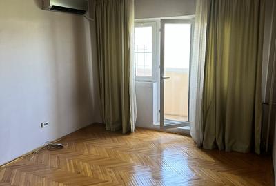 Vânzare apartament 3 camere - 1