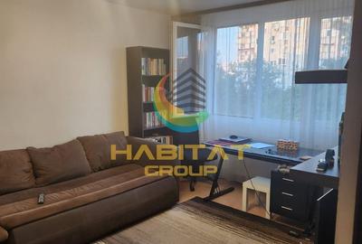 Apartament cu 3 camere decomandat, mobilat în Apărătorii Patriei