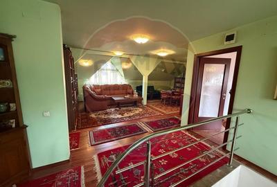 De vânzare  casǎ 5 camere și acces auto Ultracentral - 8
