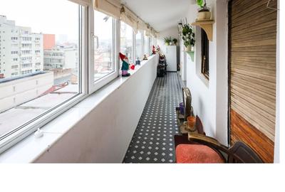 Apartament cu 3 camere decomandat în Romană