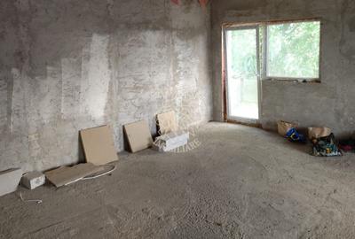 Apartament cu 2 camere decomandat în Sud