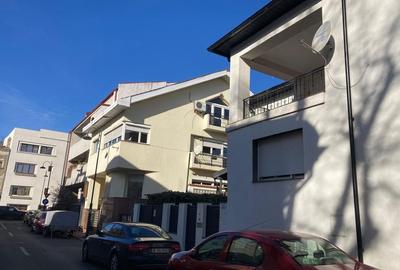 VILA || 2000 || IDEAL BIROURI - INVESTITIE || DOROBANTI CAPITALE