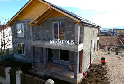 Casă individuală cu 5 camere în Sânpetru