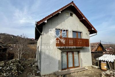 Casă individuală cu 6 camere în Dezmir