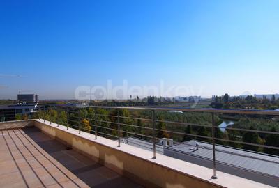 Apartament cu 4 camere decomandat în Barbu Văcărescu