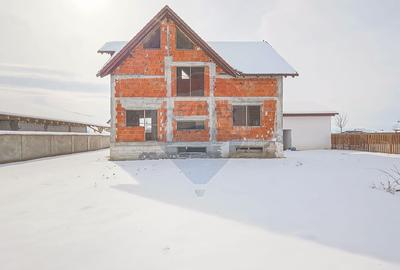 COMISION 0%| Casă individuală | 2 garaje | 192 mp utili | 847 mp teren - 18