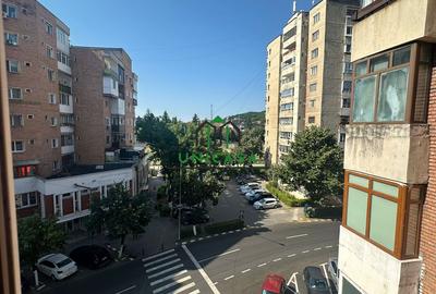 Apartament 4 camere - Zona Centrala