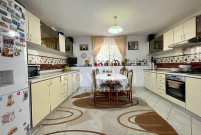 Apartament 3 Camere | 110mpu | Curte proprie 190mp | Semicentral - 1