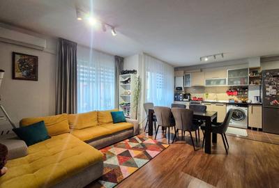 Apartament cu 3 camere semidecomandat, mobilat în Florești