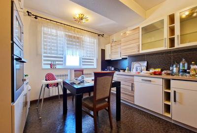 De închiriat Apartament de 3 Camere, Vedere la Mare, în Centru, 180mp utili. - 14