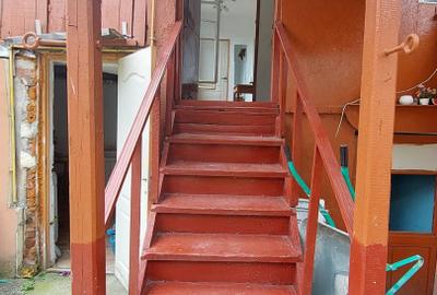 Casă individuală cu 2 camere în Central