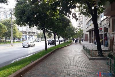 Spațiu comercial, 100 mp în P-ța Unirii