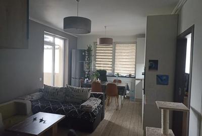 Apartament cu 3 camere de vanzare in Floresti - 1