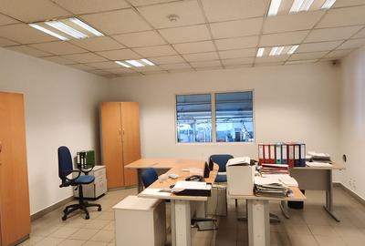 Showroom auto suprafata 6.500 mp, teren 15.000 mp cu deschidere 90 ml la DN 1. - 22