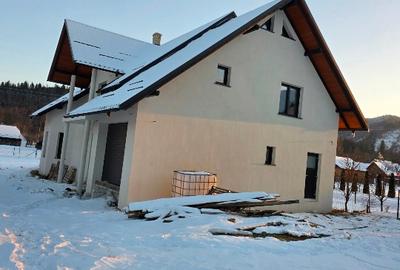 Casă la gri de vânzare – Falcău, Brodina,Suceava, 303mp, teren 1300 mp - 8