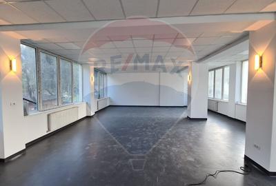 Vila / Pensiune / Camin / Azil seniori, zona superba Moeciu, parcare - 14