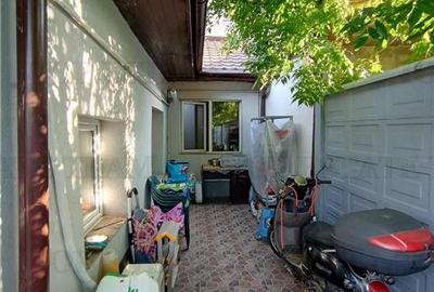 Casa cu 3 camere si 2 bai pe parter, cu SU 65mp in Sectorul 5, aproape de piata - 1