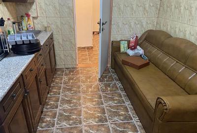 Apartament 2 camere , zona centrala - Scoala nr 10,etaj 2 8  , decomandat - 5