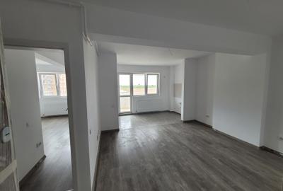 Apartament cu 2 camere semidecomandat în Apărătorii Patriei