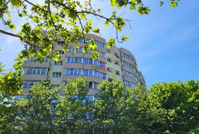 Apartament cu 3 camere semidecomandat în Titan