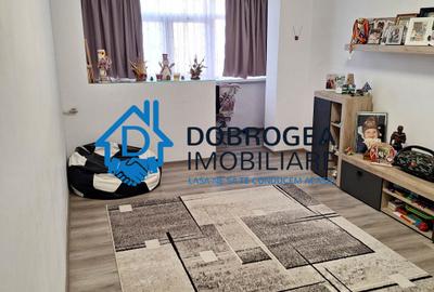 Apartament cu 2 camere decomandat, mobilat în Central