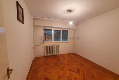 Apartament 3 camere cf1 decomandat zona Micro 3