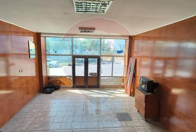 Casă cu 3 camere de vânzare în zona Piața Centrală - 9
